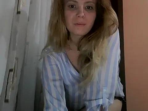 Snapshot of ChleoWild chatting on February 6, 2026, 6:15 pm ChleoWild online show from February 6, 2026, 6:15 pm