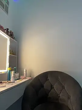 Just-Lilly online show from March 23, 2026, 1:33 pm