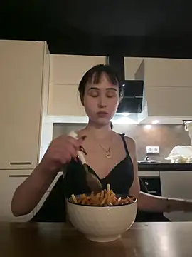 Just-Lilly online show from February 2, 2026, 9:25 pm