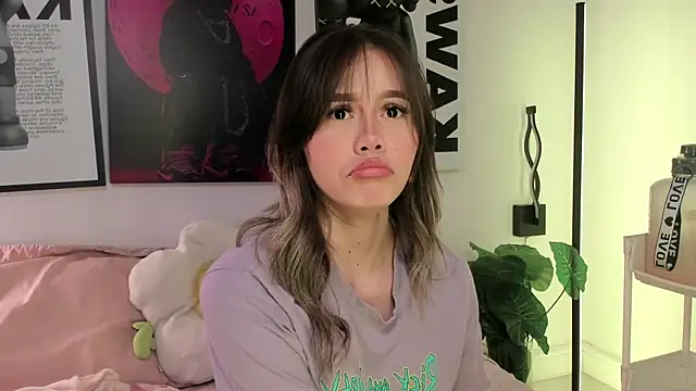 Hey lucy   online show from April 15, 2026, 11:16 am