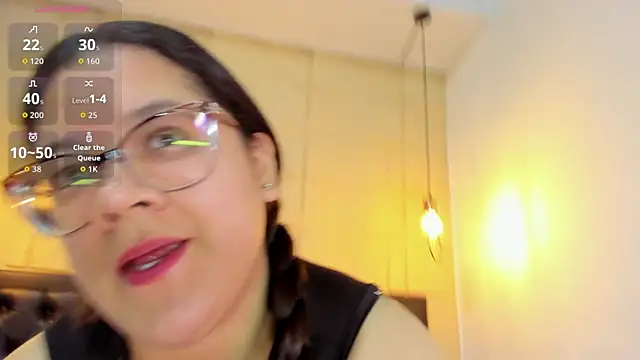 RousMature online show from April 17, 2026, 8:44 pm