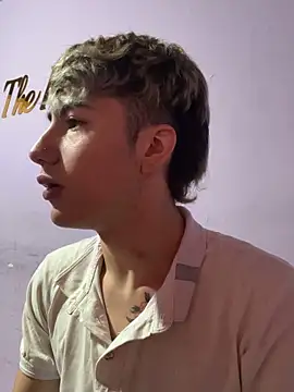 AlexanderCollman2 online show from April 6, 2026, 3:57 am