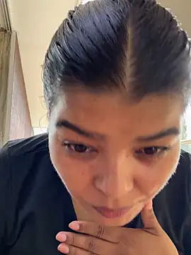 Snapshot of moonhelen chatting on May 26, 2026, 6:28 pm moonhelen online show from May 26, 2026, 6:28 pm