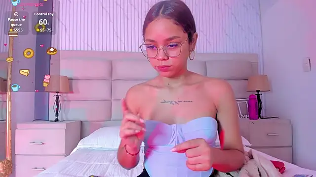 CarolineFyre online show from February 24, 2026, 12:39 pm