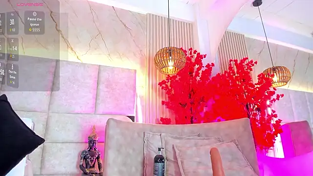 EmmaLovve online show from March 6, 2026, 2:28 am