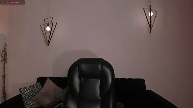 Snapshot of IsabellaMorettiX chatting on February 22, 2026, 11:17 pm IsabellaMorettiX online show from February 22, 2026, 11:17 pm