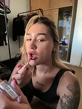 Lolitapop222 online show from February 6, 2026, 10:28 pm