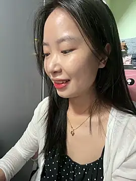 Linne6789 online show from May 15, 2026, 3:59 am