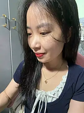 Linne6789 online show from May 28, 2026, 2:01 pm