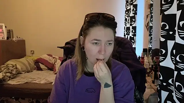 Snapshot of Ozalin_ chatting on February 3, 2026, 7:13 am Ozalin online show from February 3, 2026, 7:13 am