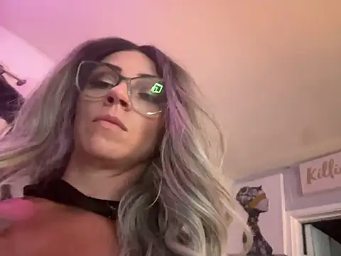 Snapshot of Alicethickpeach chatting on July 12, 2026, 9:43 am Alicethickpeach online show from July 12, 2026, 9:43 am