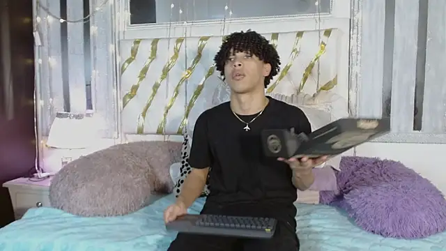 ian smith  online show from February 27, 2026, 12:16 pm