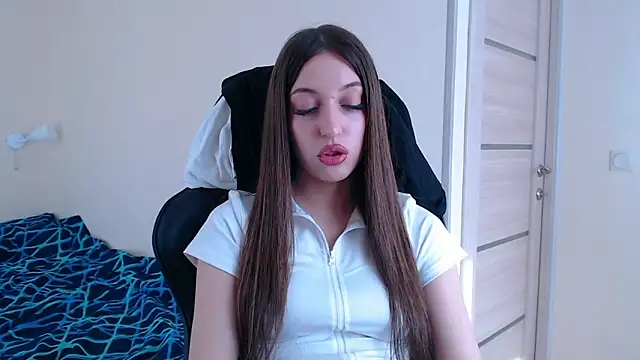 CutieWorm online show from February 23, 2026, 11:11 am