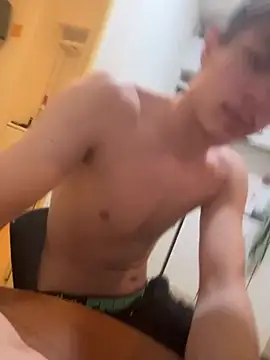 Snapshot of leh31l chatting on February 7, 2026, 6:49 pm leh31l online show from February 7, 2026, 6:49 pm