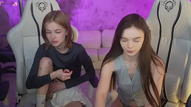 Snapshot of Zlata_Sky chatting on March 4, 2025, 7:01 pm Zlata Sky online show from March 4, 2025, 7:01 pm