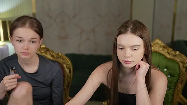 Snapshot of Zlata_Sky chatting on March 12, 2025, 9:45 pm Zlata Sky online show from March 12, 2025, 9:45 pm