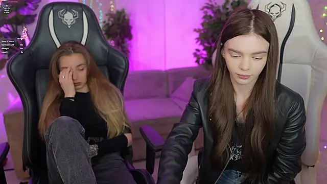 Snapshot of Zlata_Sky chatting on March 14, 2025, 7:34 pm Zlata Sky online show from March 14, 2025, 7:34 pm