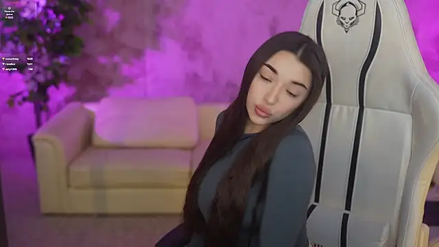 Snapshot of Zlata_Sky chatting on February 23, 2025, 10:42 pm Zlata Sky online show from February 23, 2025, 10:42 pm