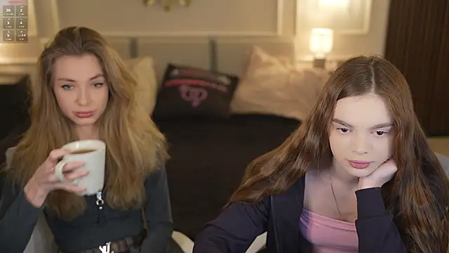 Snapshot of Zlata_Sky chatting on October 19, 2025, 7:16 pm Zlata Sky online show from October 19, 2025, 7:16 pm