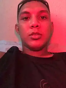 Snapshot of _Usher chatting on March 1, 2026, 9:26 pm Usher online show from March 1, 2026, 9:26 pm