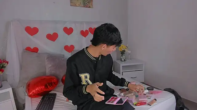 noah lewiss online show from February 18, 2026, 11:17 am