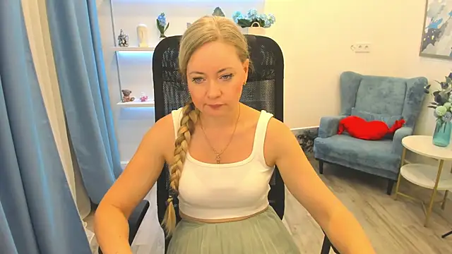 Snapshot of CharlotteKerti chatting on July 14, 2026, 11:38 am CharlotteKerti online show from July 14, 2026, 11:38 am