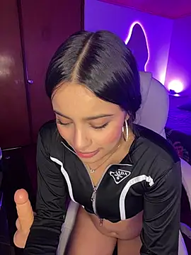 Dulce pink18 online show from February 15, 2026, 4:17 pm