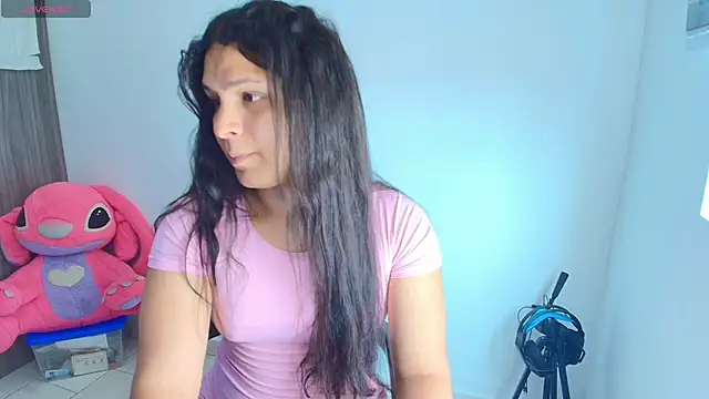 Snapshot of alys_love chatting on June 2, 2026, 3:34 pm alys love online show from June 2, 2026, 3:34 pm