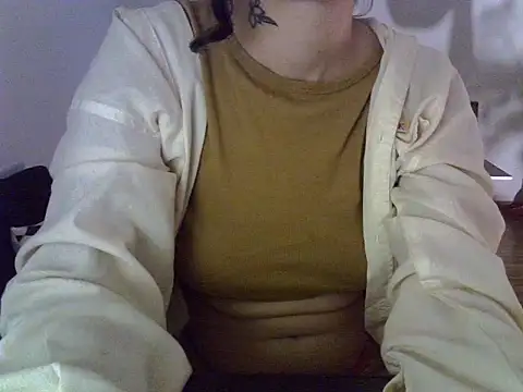 Snapshot of Onirica_L chatting on February 4, 2026, 2:06 am Onirica L online show from February 4, 2026, 2:06 am