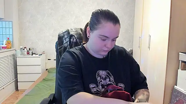 katya idinax online show from February 4, 2026, 10:21 am