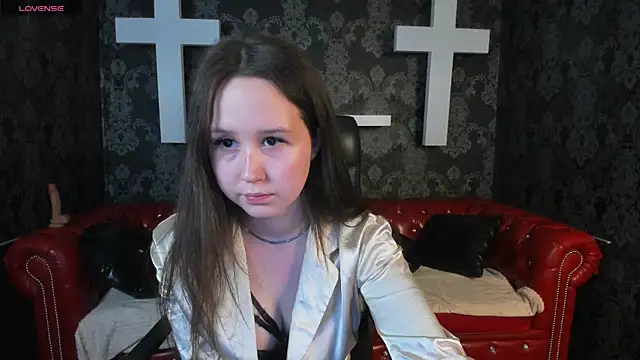 MonicaBev online show from April 8, 2026, 1:56 pm