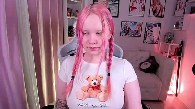 Snapshot of AnnieVibe chatting on March 3, 2026, 5:31 pm AnnieVibe online show from March 3, 2026, 5:31 pm