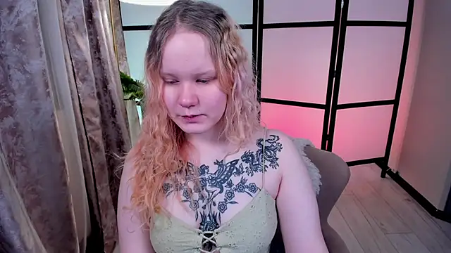 Snapshot of AnnieVibe chatting on February 20, 2026, 5:37 pm AnnieVibe online show from February 20, 2026, 5:37 pm