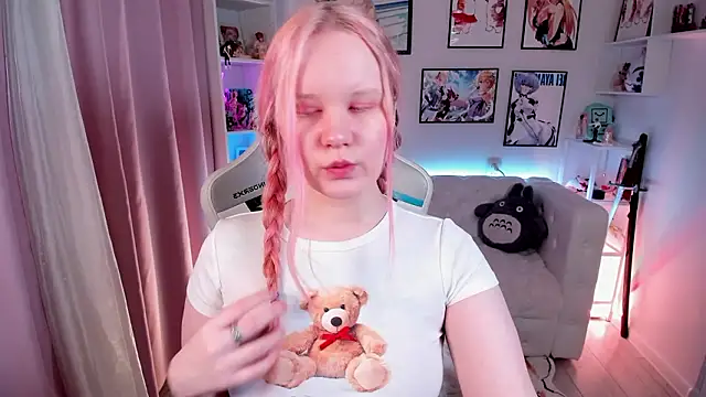 AnnieVibe online show from March 14, 2026, 5:41 pm