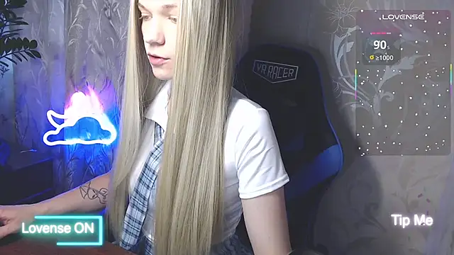 Snapshot of Shiny_Victoria chatting on June 27, 2026, 8:31 am Shiny Victoria online show from June 27, 2026, 8:31 am
