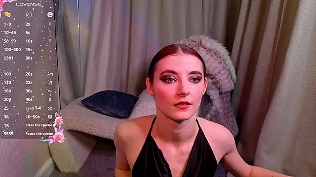 NicoleLuxe online show from April 2, 2026, 8:04 pm