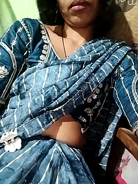 Royal hotti0011 online show from March 14, 2026, 9:37 am