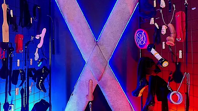 Snapshot of Candyqueen_bdsm_ chatting on February 8, 2026, 3:26 am Candyqueen bdsm online show from February 8, 2026, 3:26 am