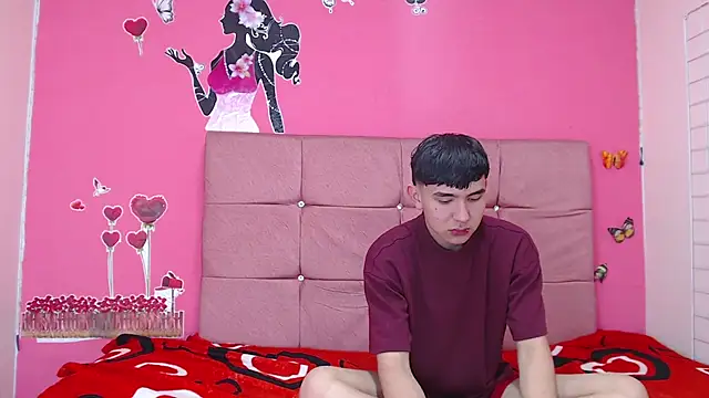 Snapshot of massimoferrera303av chatting on February 11, 2026, 6:52 pm massimoferrera303av online show from February 11, 2026, 6:52 pm