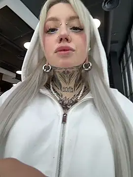 Snapshot of Chiibi chatting on February 9, 2026, 10:02 am Chiibi online show from February 9, 2026, 10:02 am