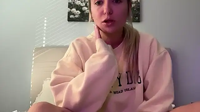 Snapshot of kelseyblu chatting on June 3, 2026, 11:09 pm kelseyblu online show from June 3, 2026, 11:09 pm