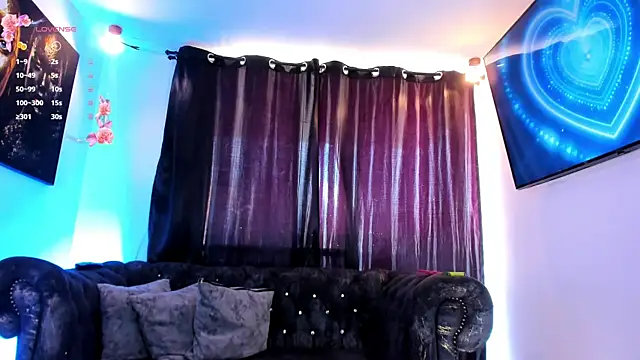 melisa meow  online show from March 25, 2026, 1:43 pm