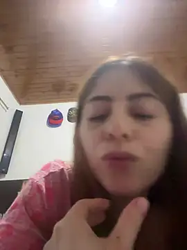 lilasun17 online show from May 13, 2026, 11:01 pm