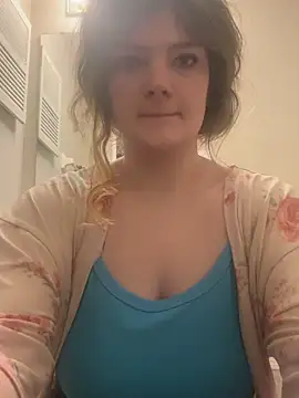 Snapshot of flowergirl88 chatting on February 3, 2026, 8:08 am flowergirl88 online show from February 3, 2026, 8:08 am