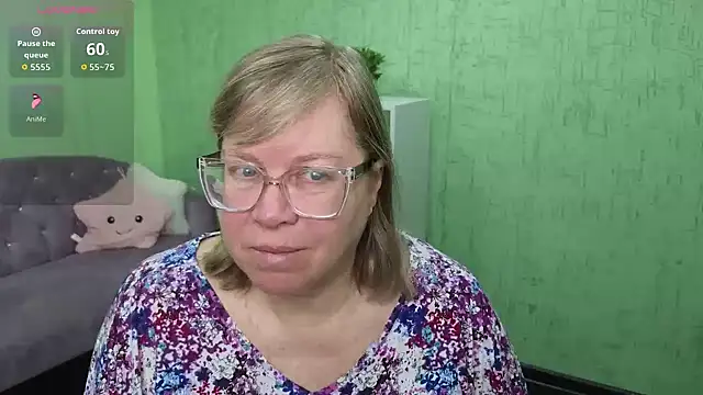 Snapshot of Emma_Eclipsee chatting on February 5, 2026, 9:16 am Emma Eclipsee online show from February 5, 2026, 9:16 am