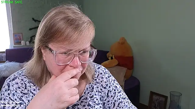 Emma Eclipsee online show from July 21, 2026, 11:33 am