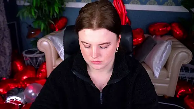 KristiFoxy online show from February 12, 2026, 1:22 pm