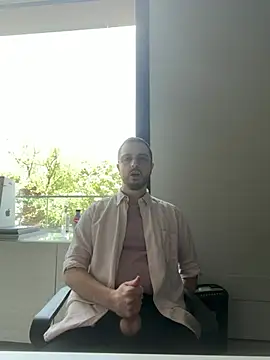ItalianAlex online show from June 1, 2026, 10:04 am