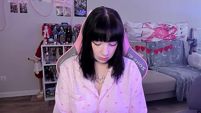 Snapshot of MollysLand chatting on February 24, 2026, 7:42 am MollysLand online show from February 24, 2026, 7:42 am