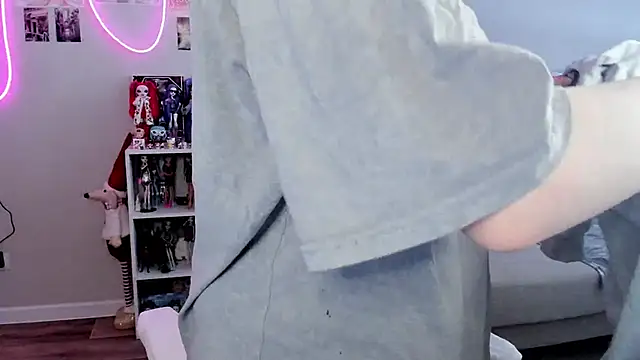 Snapshot of MollysLand chatting on March 3, 2026, 8:21 am MollysLand online show from March 3, 2026, 8:21 am